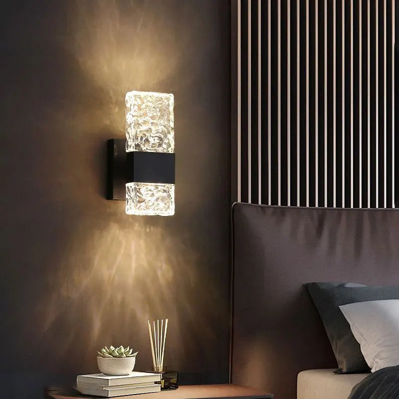 Vega Wall Lamp